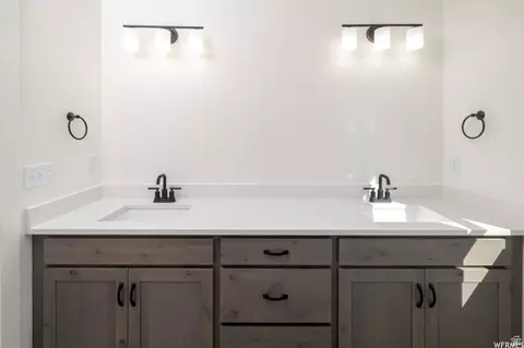 Bath - 630 E 2475 N, North Logan, UT 84341 photo 2 of 3