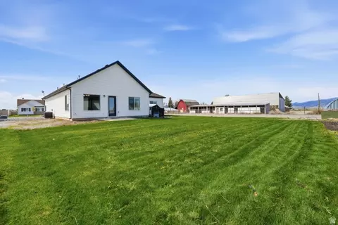 Exterior - 117 Eagle Way, Preston, ID 83263 photo 4 of 6