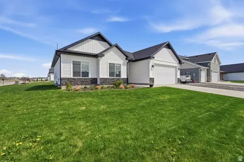 Exterior - 117 Eagle Way, Preston, ID 83263 photo 2 of 6