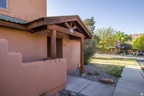 Exterior - 382 E Pueblo Ct, Moab, UT 84532 photo 2 of 7