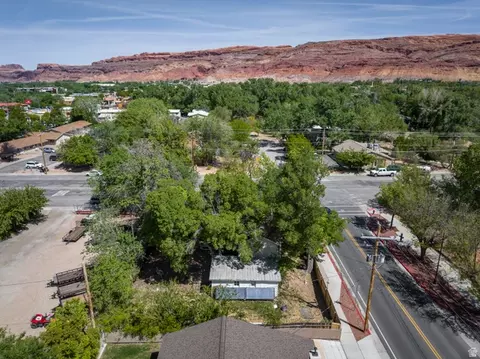 View/Area - 86 E 300 S, Moab, UT 84532 photo 9 of 13