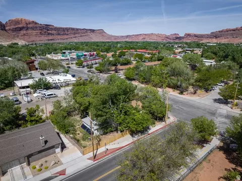 View/Area - 86 E 300 S, Moab, UT 84532 photo 7 of 13