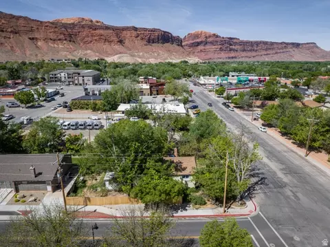 View/Area - 86 E 300 S, Moab, UT 84532 photo 6 of 13