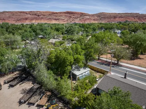 View/Area - 86 E 300 S, Moab, UT 84532 photo 10 of 13