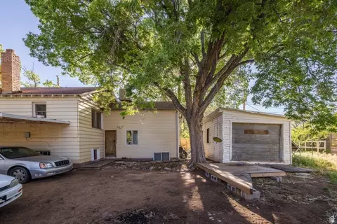 Exterior - 86 E 300 S, Moab, UT 84532 photo 3 of 4