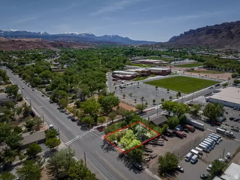 View/Area - 86 E 300 S, Moab, UT 84532 photo 2 of 13