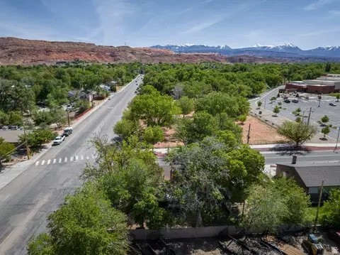 View/Area - 86 E 300 S, Moab, UT 84532 photo 8 of 13