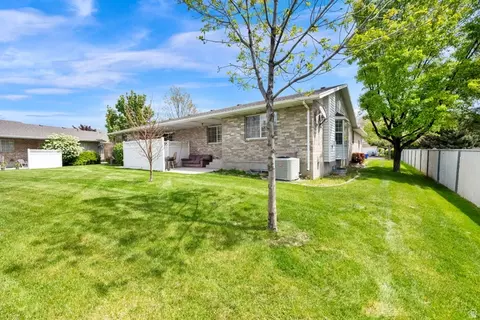 Exterior - 554 S 70 E, Orem, UT 84058 photo 4 of 6