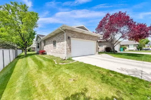 Exterior - 554 S 70 E, Orem, UT 84058 photo 3 of 6