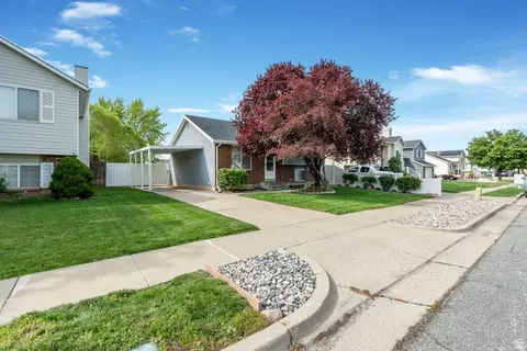 233 W 1675 N, Layton, UT 84041