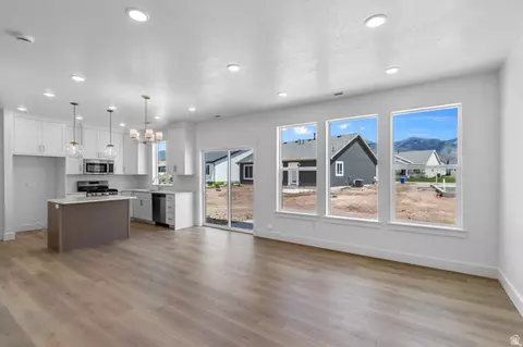 Living - 550 N 735 W, Smithfield, UT 84335 photo 1 of 2