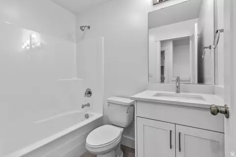 Bath - 550 N 735 W, Smithfield, UT 84335 photo 3 of 4