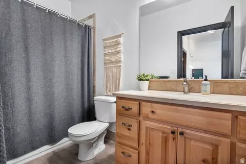 Bath - 635 N 220 E, Salem, UT 84653 photo 2 of 2