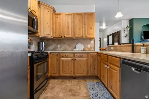 Kitchen - 635 N 220 E, Salem, UT 84653 photo 3 of 4