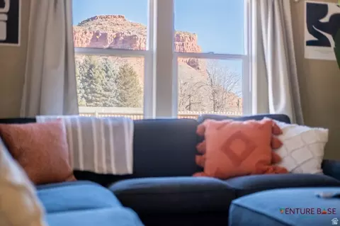 Living - 170 E 100 N, Kanab, UT 84741 photo 3 of 11