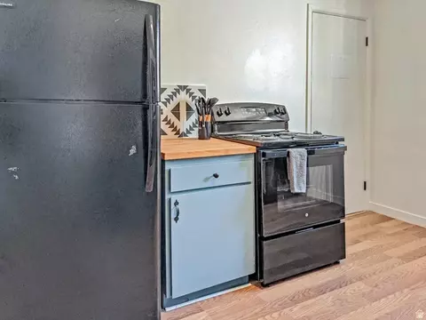 Kitchen - 170 E 100 N, Kanab, UT 84741 photo 10 of 11