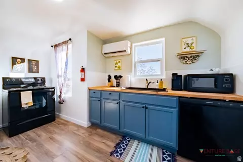 Kitchen - 170 E 100 N, Kanab, UT 84741 photo 5 of 11