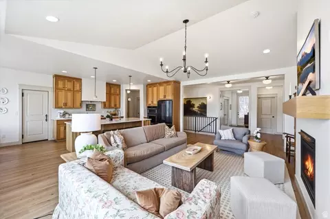 Living - 283 N 500 W, Mapleton, UT 84664 photo 2 of 9