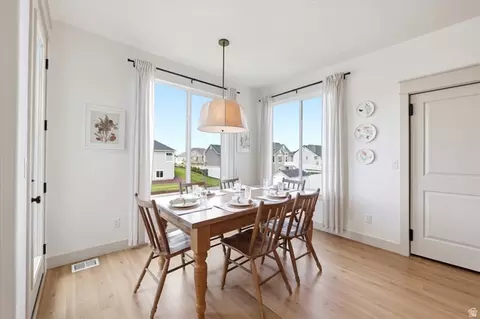 Dining - 283 N 500 W, Mapleton, UT 84664 photo 2 of 8