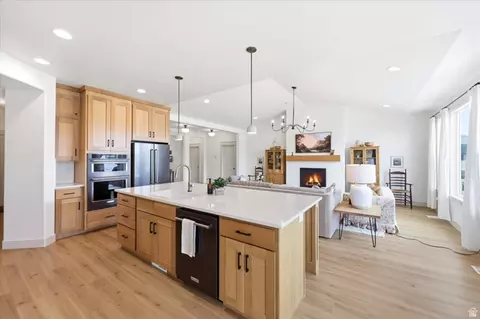 Kitchen - 283 N 500 W, Mapleton, UT 84664 photo 3 of 10