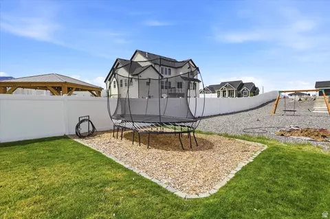 Exterior - 283 N 500 W, Mapleton, UT 84664 photo 11 of 15