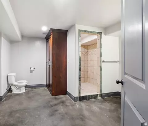 Bath - 486 E 100 N, Tremonton, UT 84337 photo 5 of 5