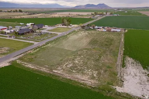 10645 N 10800 W #01, Tremonton, UT 84337