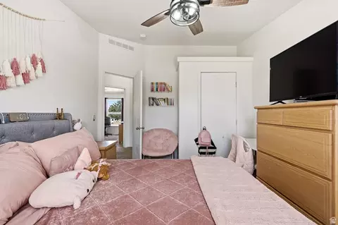 Bedroom - 1637 E Midvalley Rd, Enoch, UT 84721 photo 5 of 7