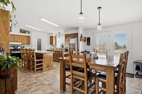 Dining - 1637 E Midvalley Rd, Enoch, UT 84721 photo 1 of 2