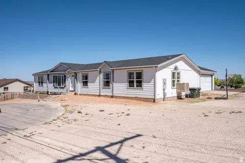 Exterior - 1637 E Midvalley Rd, Enoch, UT 84721 photo 3 of 9