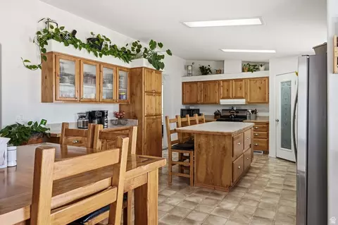 Kitchen - 1637 E Midvalley Rd, Enoch, UT 84721 photo 1 of 7