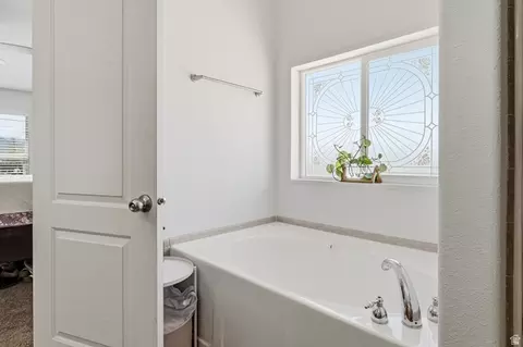 Bath - 1637 E Midvalley Rd, Enoch, UT 84721 photo 2 of 3