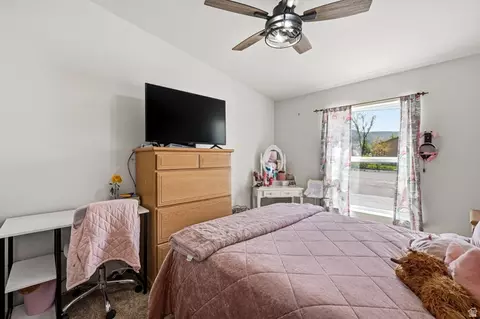 Bedroom - 1637 E Midvalley Rd, Enoch, UT 84721 photo 4 of 7