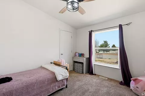 Bedroom - 1637 E Midvalley Rd, Enoch, UT 84721 photo 6 of 7