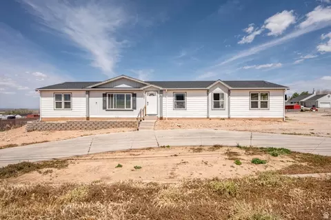 1637 E Midvalley Rd, Enoch, UT 84721