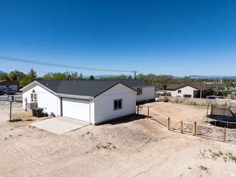 Exterior - 1637 E Midvalley Rd, Enoch, UT 84721 photo 2 of 9