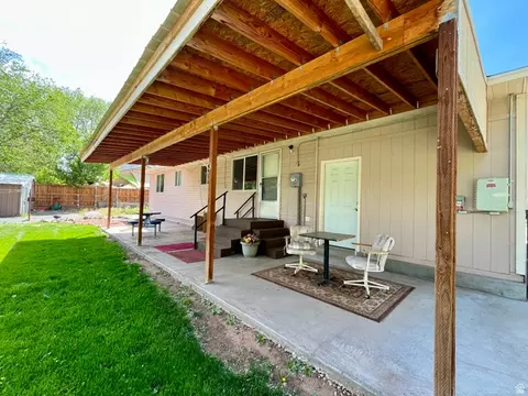 Exterior - 658 Bartlett St, Moab, UT 84532 photo 3 of 12