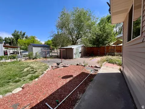 Exterior - 658 Bartlett St, Moab, UT 84532 photo 12 of 12