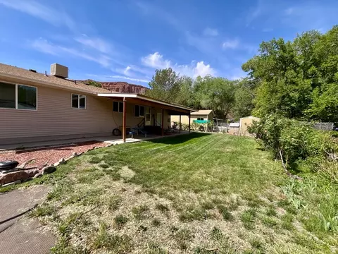 Exterior - 658 Bartlett St, Moab, UT 84532 photo 10 of 12