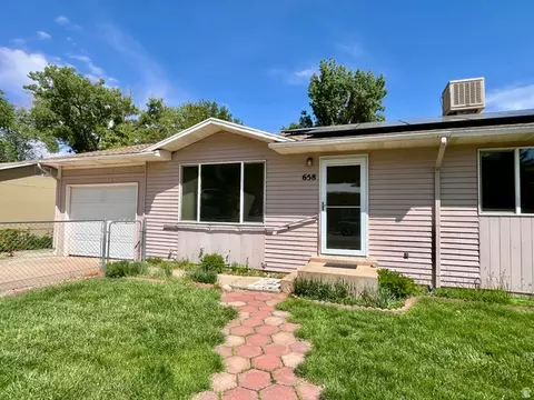 Exterior - 658 Bartlett St, Moab, UT 84532 photo 4 of 12