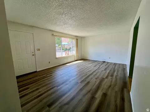 Living - 658 Bartlett St, Moab, UT 84532 photo 1 of 3