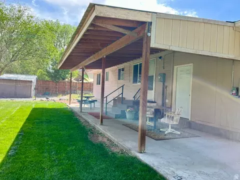 Exterior - 658 Bartlett St, Moab, UT 84532 photo 9 of 12