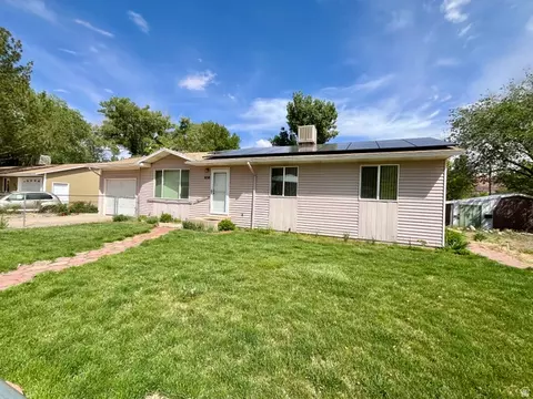 Exterior - 658 Bartlett St, Moab, UT 84532 photo 1 of 12