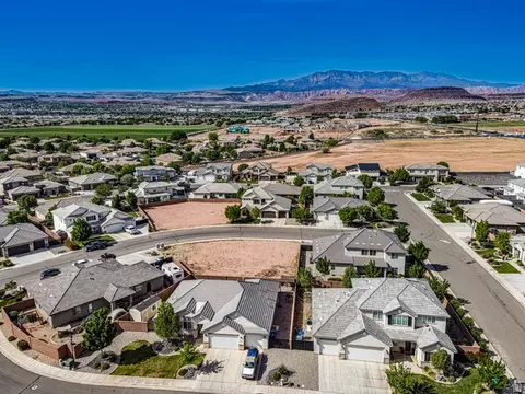 422 E Saddleback Rd #44, Washington, UT 84780 photo 3