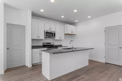 Kitchen - 1578 E Duckwater Peak, Eagle Mountain, UT 84005 photo 1 of 2
