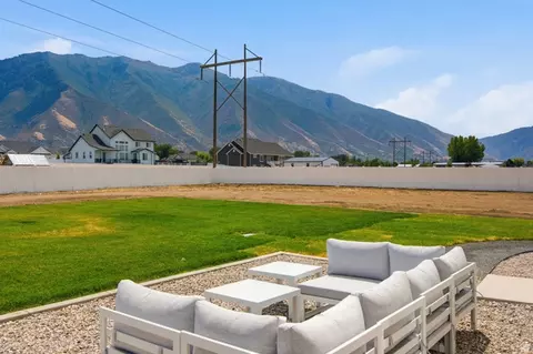 Exterior - 354 N 800 W, Mapleton, UT 84664 photo 16 of 34