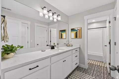 Bath - 354 N 800 W, Mapleton, UT 84664 photo 5 of 6