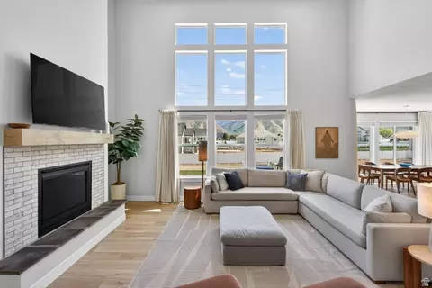 Living - 354 N 800 W, Mapleton, UT 84664 photo 1 of 4