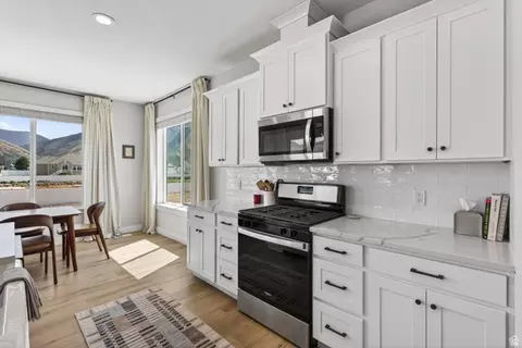 Kitchen - 354 N 800 W, Mapleton, UT 84664 photo 5 of 5