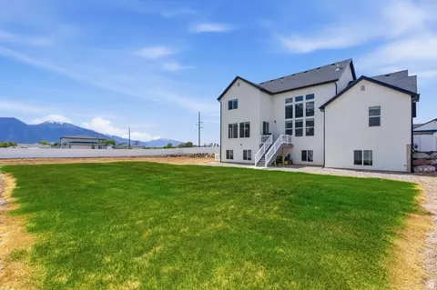 Exterior - 354 N 800 W, Mapleton, UT 84664 photo 8 of 21